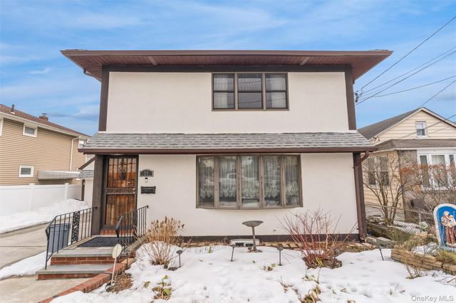 77 Lucille Avenue, Elmont, NY 11003