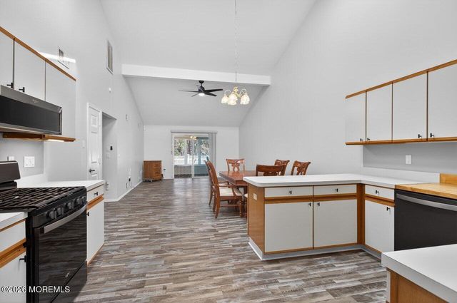 103 Maplecrest Drive E, Lakewood, NJ 08701