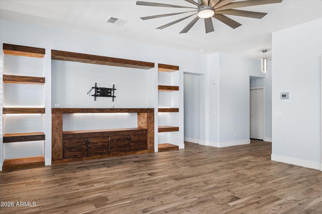 Image 16 of property listing at 5024 E LONESOME Trail, Cave Creek, AZ 85331