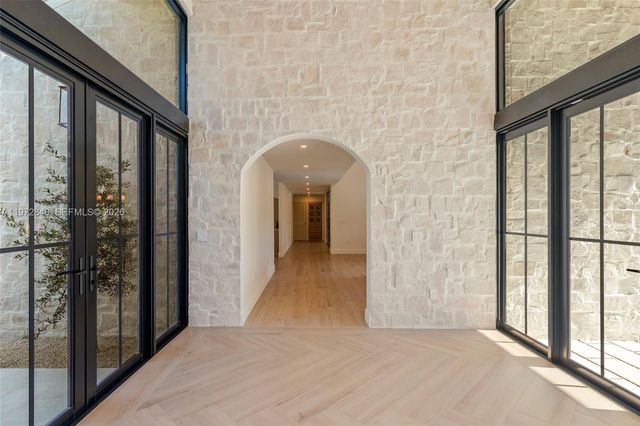 16889 SW 73rd Ct, Palmetto Bay, FL 33157