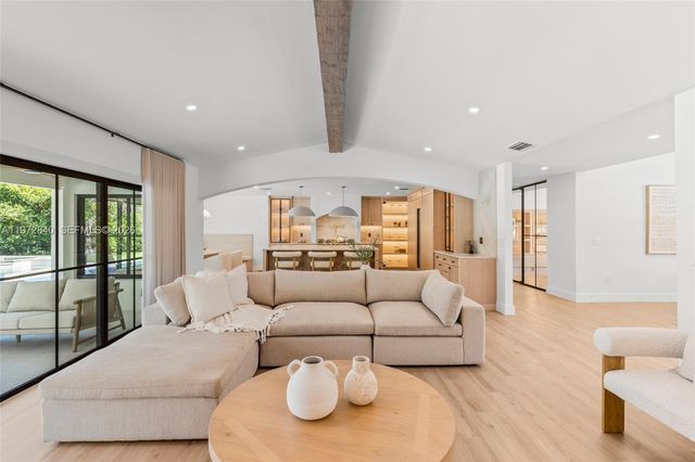 16889 SW 73rd Ct, Palmetto Bay, FL 33157