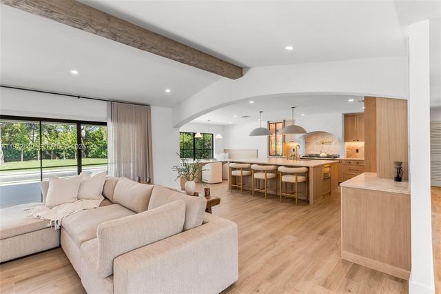 16889 SW 73rd Ct, Palmetto Bay, FL 33157