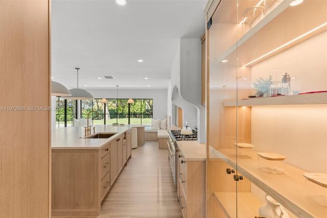 16889 SW 73rd Ct, Palmetto Bay, FL 33157