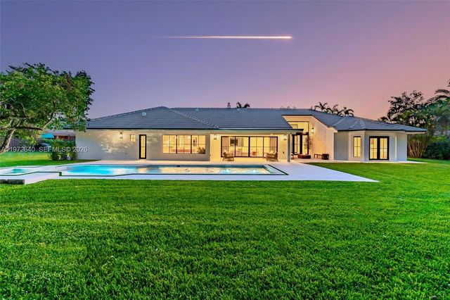 16889 SW 73rd Ct, Palmetto Bay, FL 33157