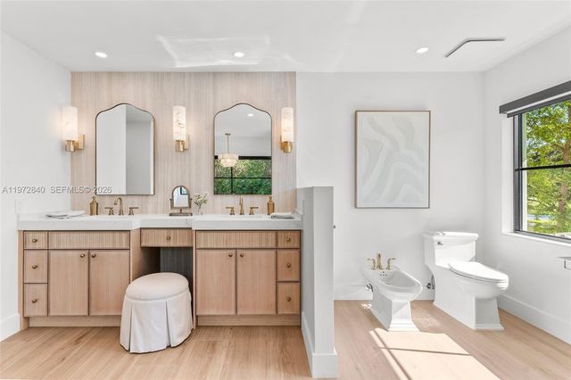 16889 SW 73rd Ct, Palmetto Bay, FL 33157