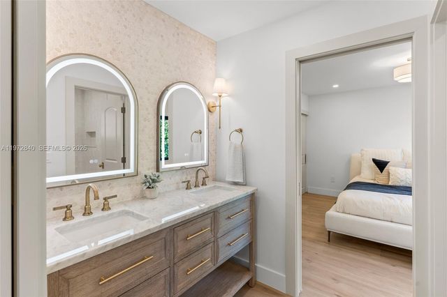 16889 SW 73rd Ct, Palmetto Bay, FL 33157