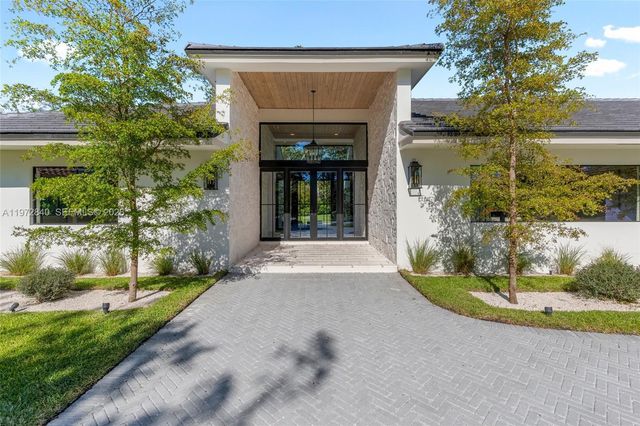 16889 SW 73rd Ct, Palmetto Bay, FL 33157