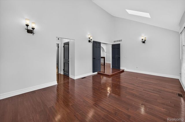 38808 Lancaster Drive, Farmington, MI 48331
