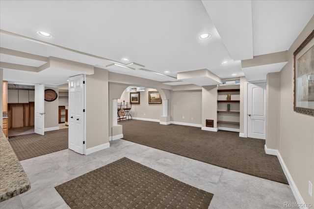 38808 Lancaster Drive, Farmington, MI 48331