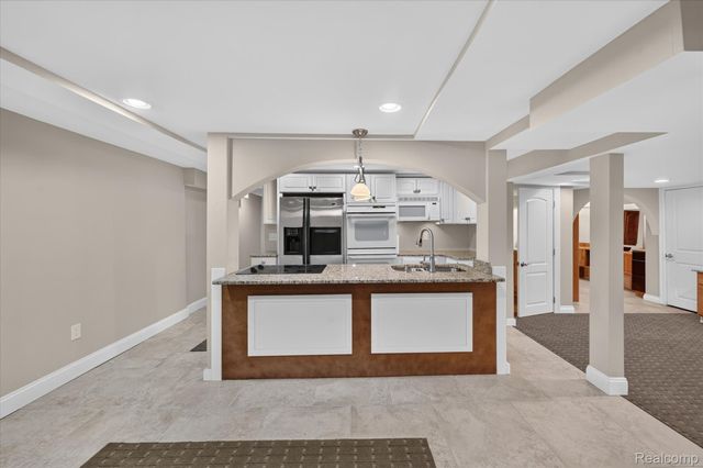 38808 Lancaster Drive, Farmington, MI 48331