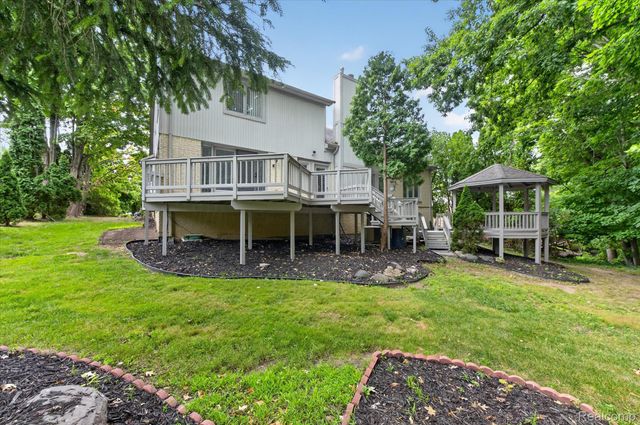 38808 Lancaster Drive, Farmington, MI 48331