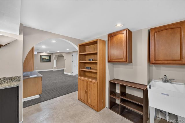 38808 Lancaster Drive, Farmington, MI 48331