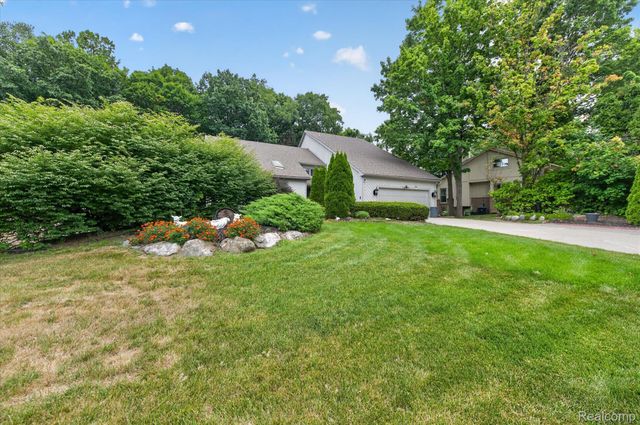 38808 Lancaster Drive, Farmington, MI 48331