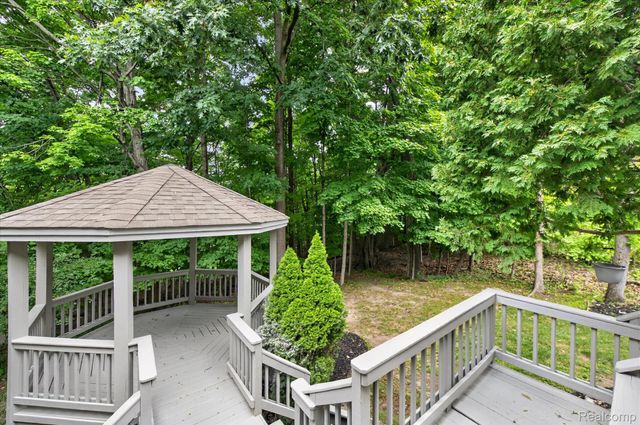 38808 Lancaster Drive, Farmington, MI 48331