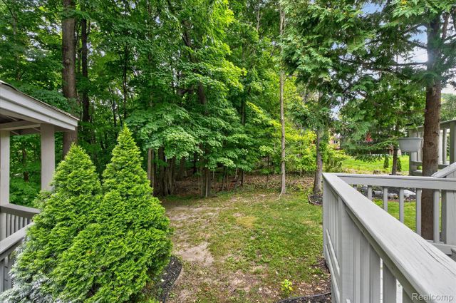 38808 Lancaster Drive, Farmington, MI 48331