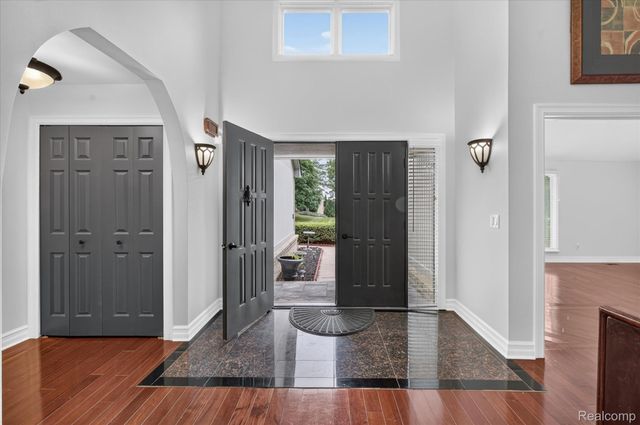38808 Lancaster Drive, Farmington, MI 48331
