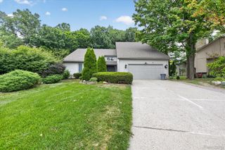 38808 Lancaster Drive, Farmington, MI 48331