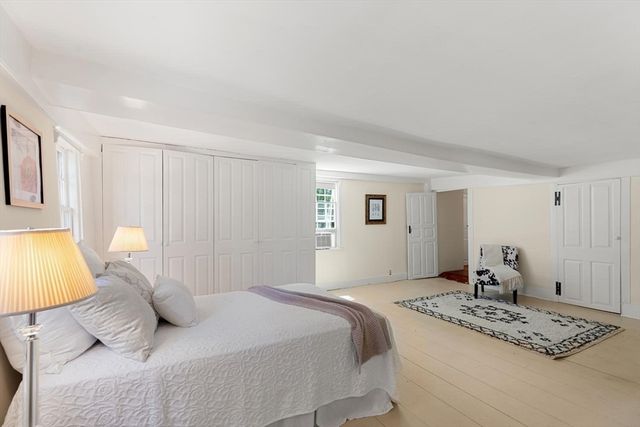 106 High St, Ipswich, MA 01938