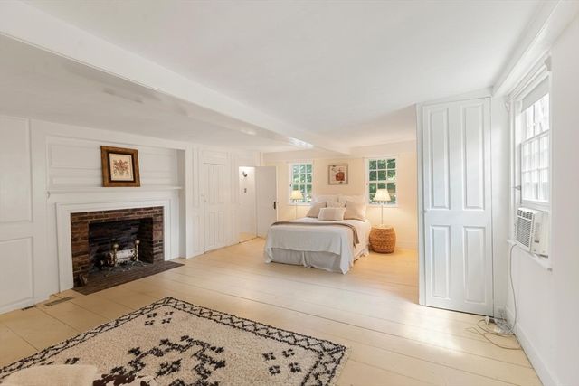 106 High St, Ipswich, MA 01938