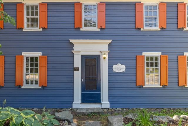 106 High St, Ipswich, MA 01938