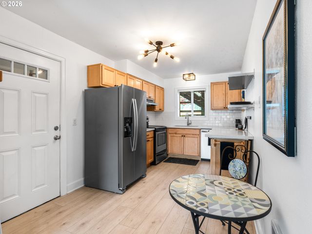 8521 N EDISON St A7, Portland, OR 97203