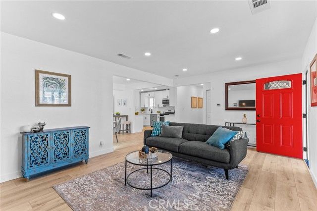 268 W Willow, Pomona, CA 91768