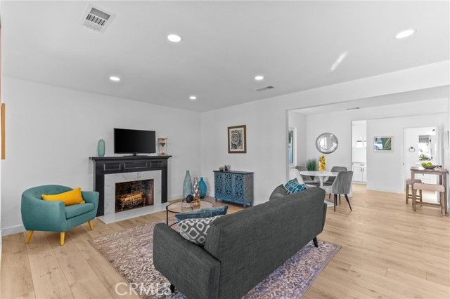 268 W Willow, Pomona, CA 91768