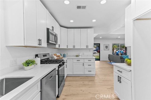 268 W Willow, Pomona, CA 91768