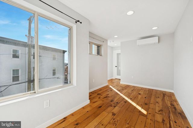 2521 E DAUPHIN ST, Philadelphia, PA 19125