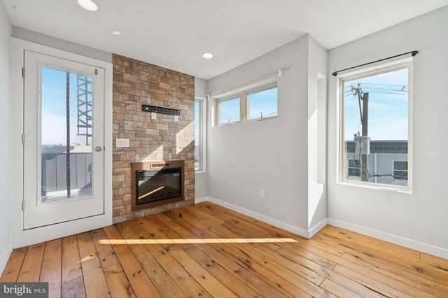 2521 E DAUPHIN ST, Philadelphia, PA 19125