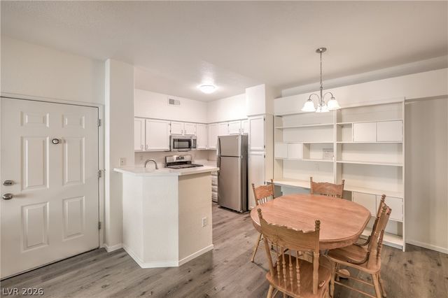 5415 West Harmon Avenue 1038, Las Vegas, NV 89103