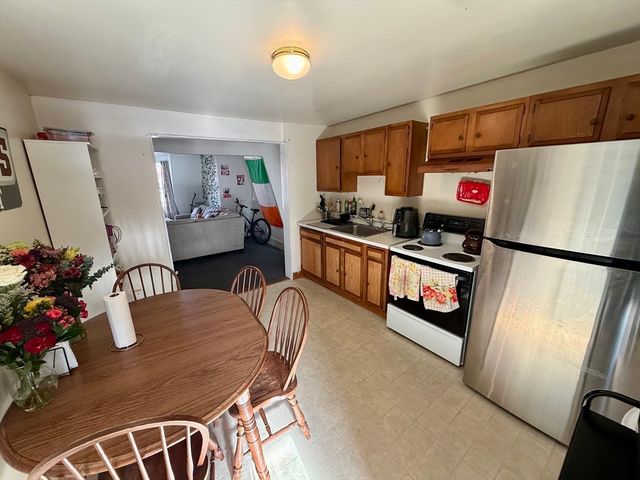 65 N Prospect St, Amherst, MA 01002