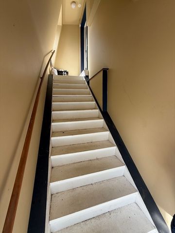 65 N Prospect St, Amherst, MA 01002