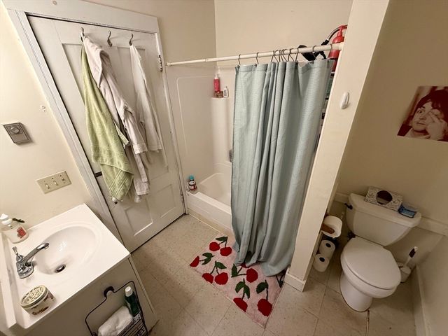 65 N Prospect St, Amherst, MA 01002