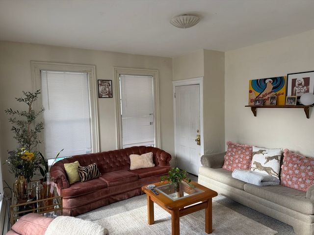 65 N Prospect St, Amherst, MA 01002