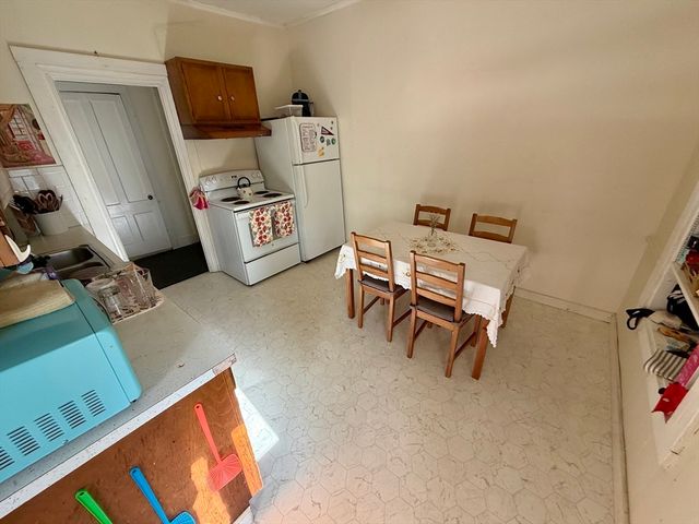 65 N Prospect St, Amherst, MA 01002