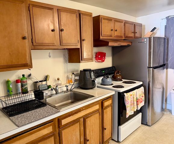 65 N Prospect St, Amherst, MA 01002