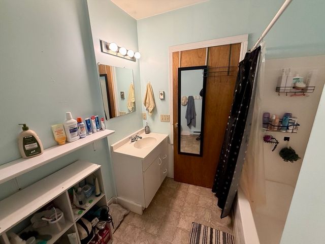 65 N Prospect St, Amherst, MA 01002