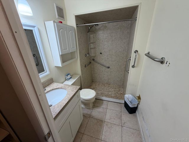 725 Miller Avenue 221, Freeport, NY 11520