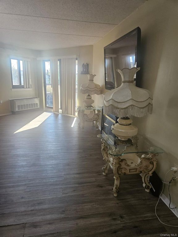 725 Miller Avenue 221, Freeport, NY 11520