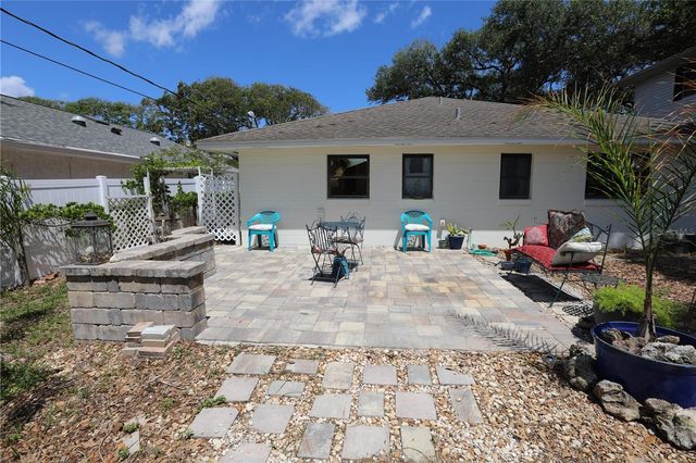 825 E 23RD AVENUE, New Smyrna Beach, FL 32169