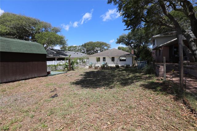 825 E 23RD AVENUE, New Smyrna Beach, FL 32169