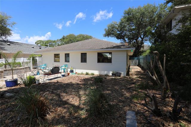 825 E 23RD AVENUE, New Smyrna Beach, FL 32169