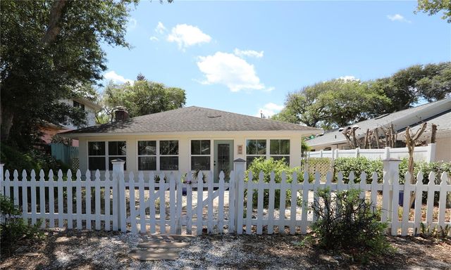 825 E 23RD AVENUE, New Smyrna Beach, FL 32169