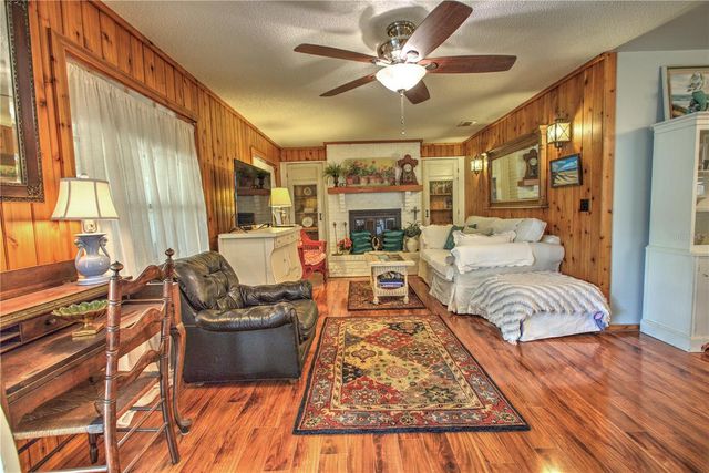 825 E 23RD AVENUE, New Smyrna Beach, FL 32169