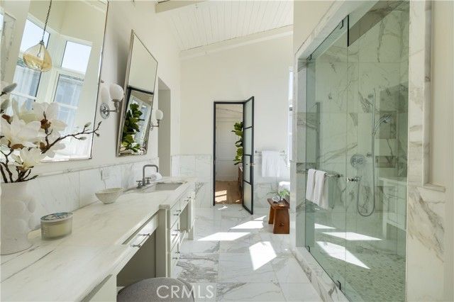 2217 Laurel Place, Newport Beach, CA 92663