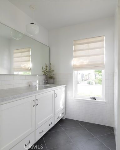 2217 Laurel Place, Newport Beach, CA 92663