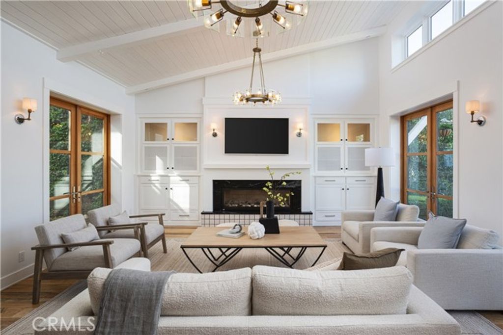 2217 Laurel Place, Newport Beach, CA 92663