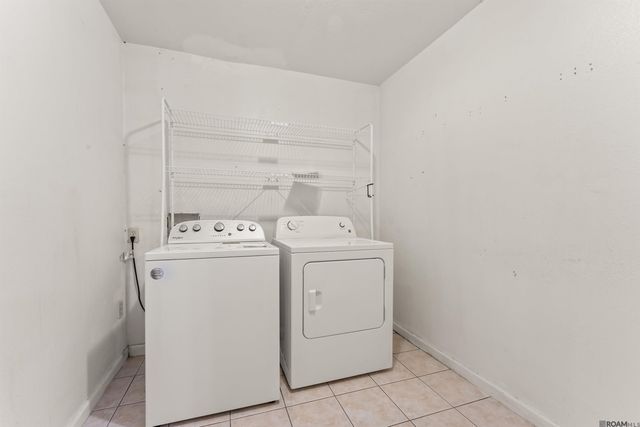 1054 Barkley Dr, Baton Rouge, LA 70810