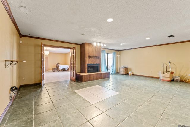 1054 Barkley Dr, Baton Rouge, LA 70810